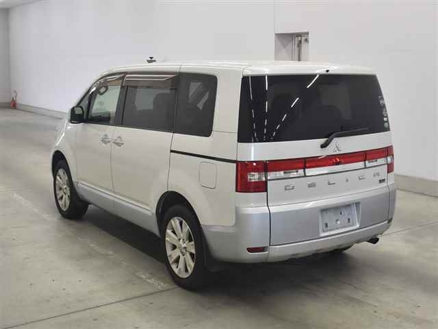 MITSUBISHI DELICA D5 2013