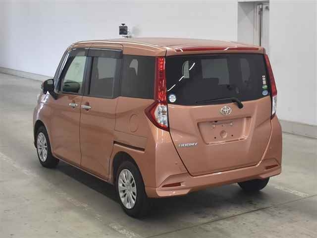 TOYOTA ROOMY 2018