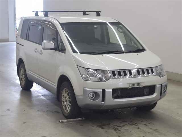 MITSUBISHI DELICA D5 2016