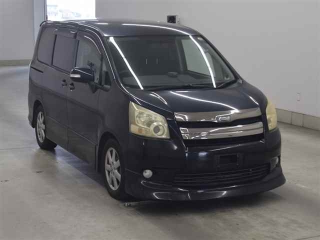 TOYOTA NOAH 2008