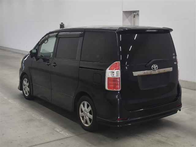 TOYOTA NOAH 2008