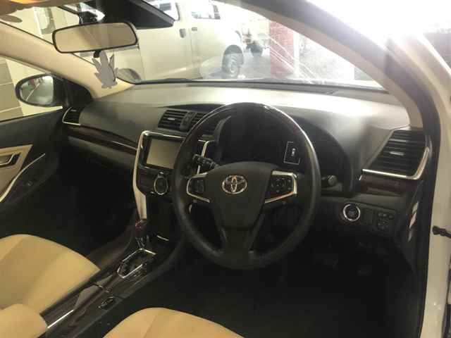 TOYOTA PREMIO 2018