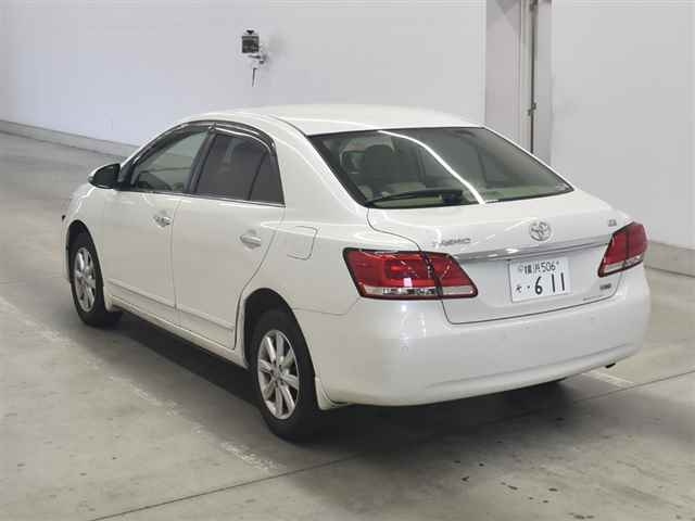 TOYOTA PREMIO 2018