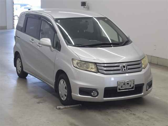 HONDA FREED 2010