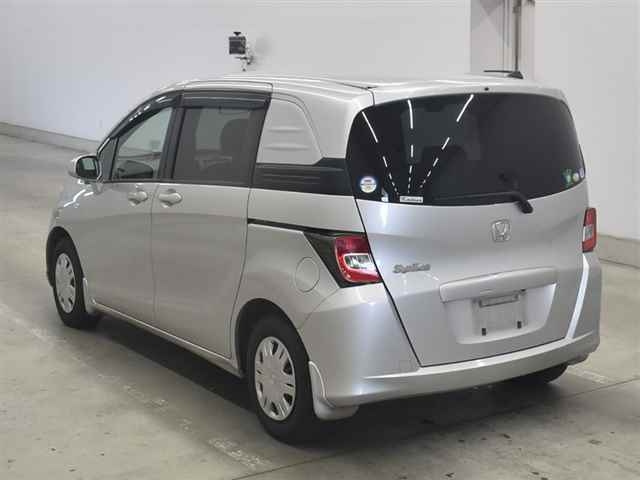 HONDA FREED 2010
