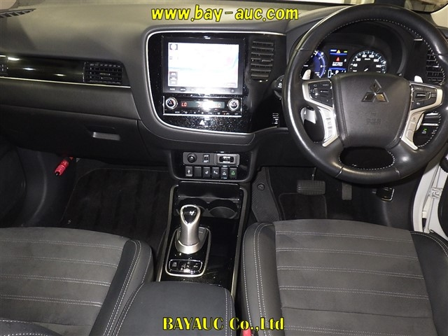 MITSUBISHI OUTLANDER PHEV 2020