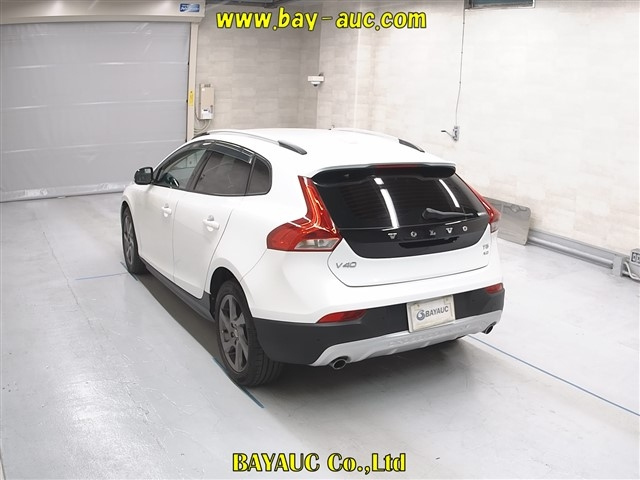 VOLVO V40 2014