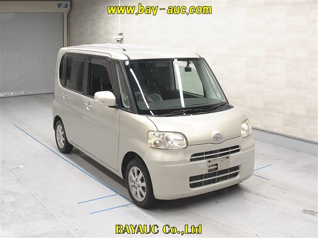 DAIHATSU TANTO 2010