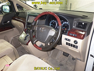 TOYOTA ALPHARD 2010