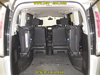 NISSAN SERENA 2011