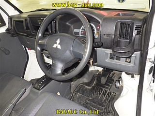 MITSUBISHI MINICAB TRUCK 2013