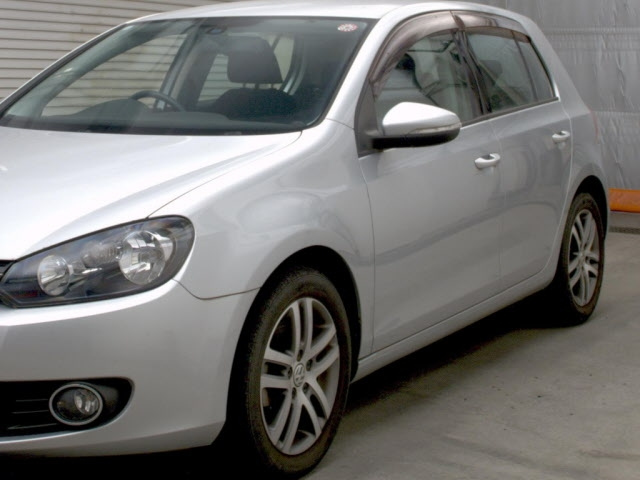 VOLKSWAGEN GOLF 2010