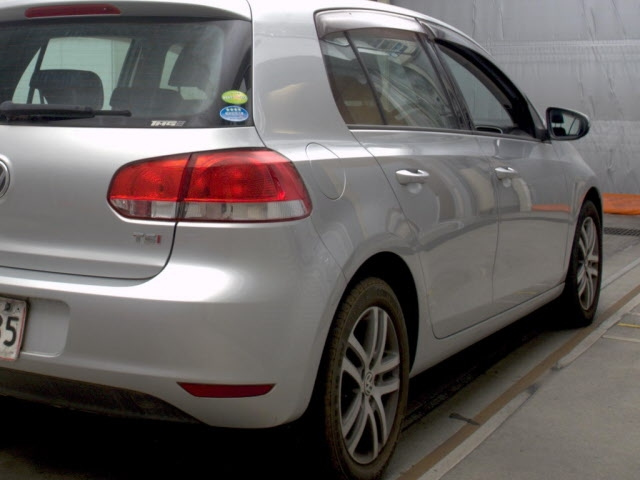 VOLKSWAGEN GOLF 2010