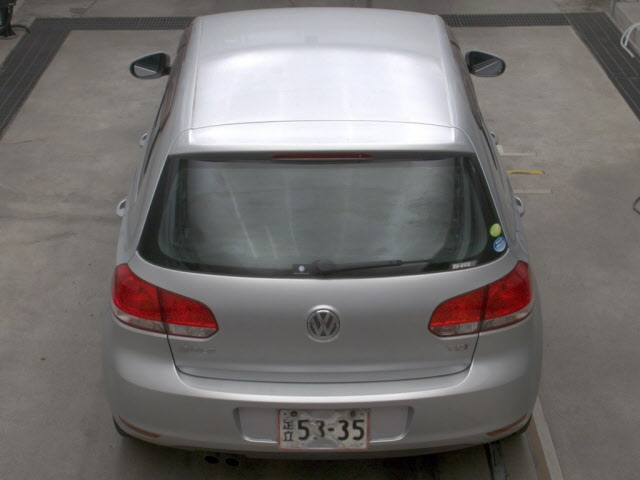 VOLKSWAGEN GOLF 2010