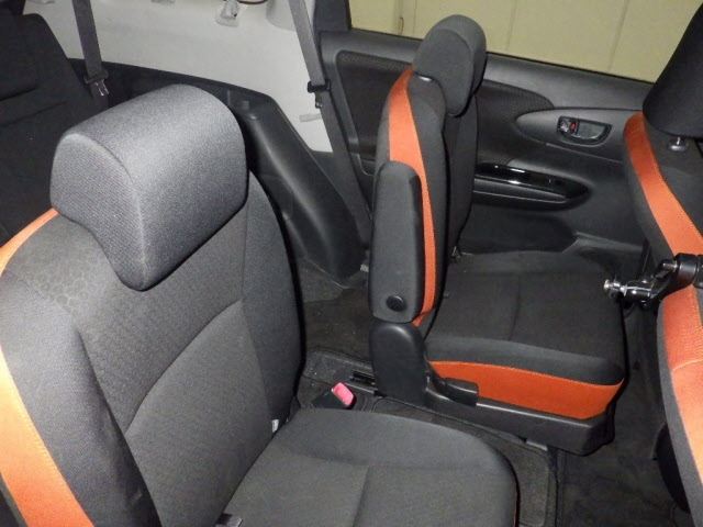 TOYOTA WISH 2015