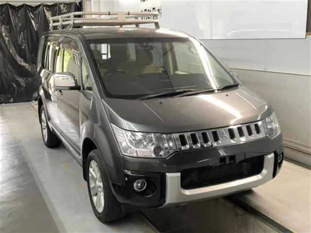 MITSUBISHI DELICA D5 2013