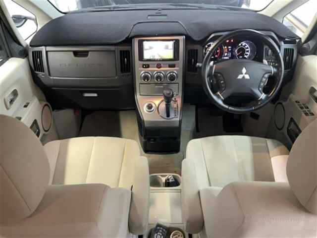 MITSUBISHI DELICA D5 2013
