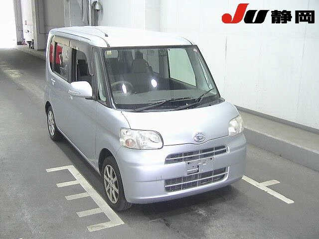 DAIHATSU TANTO 2011