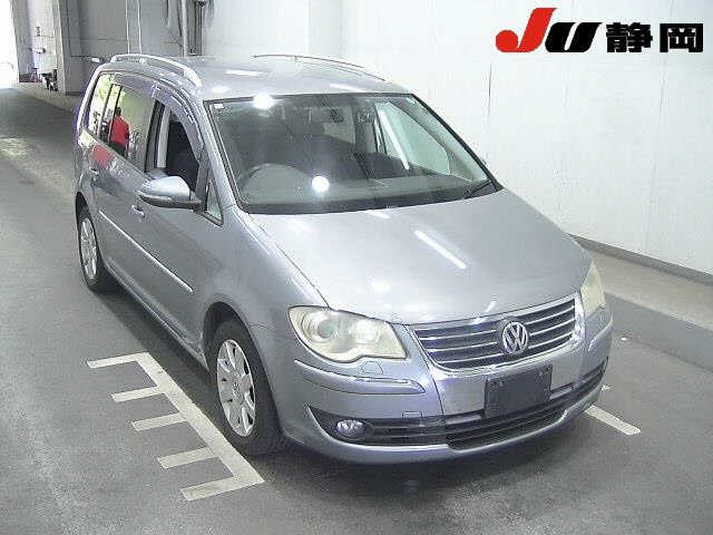 VOLKSWAGEN GOLF TOURAN 2010