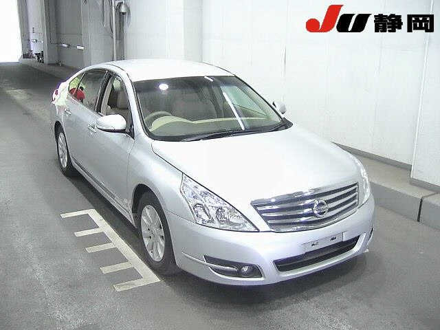 NISSAN TEANA 2010