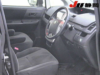 TOYOTA VOXY 2012