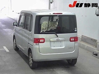 DAIHATSU TANTO 2011