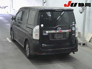 TOYOTA VOXY 2012