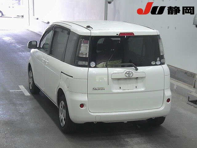 TOYOTA SIENTA 2011
