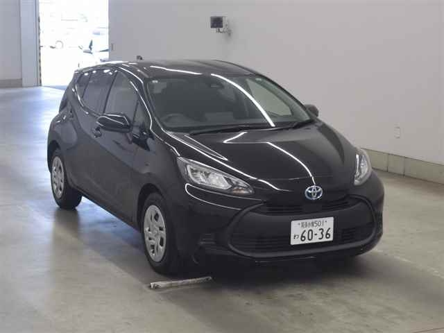 TOYOTA AQUA 2023