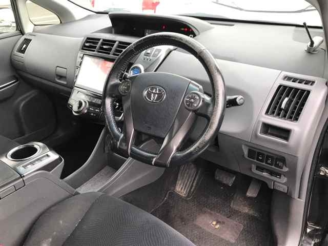 TOYOTA PRIUS ALPHA 2014