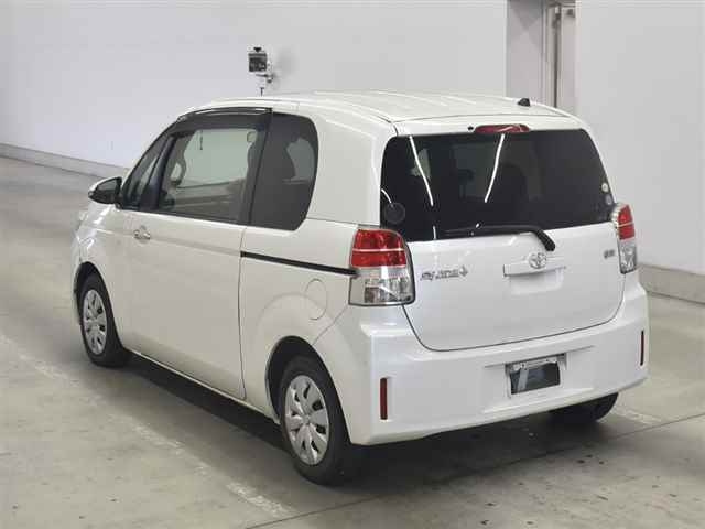 TOYOTA SPADE 2012