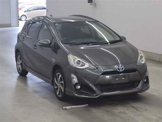 TOYOTA AQUA 2015