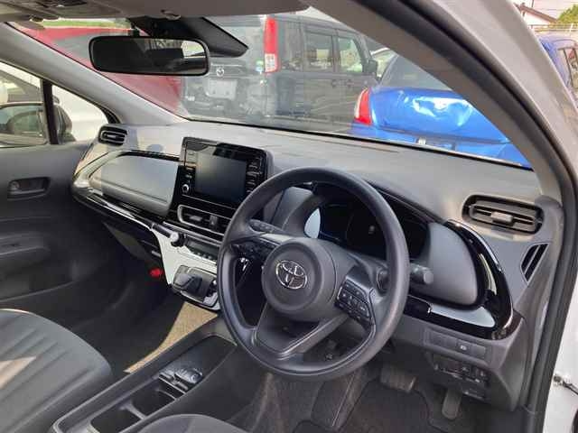TOYOTA AQUA 2024