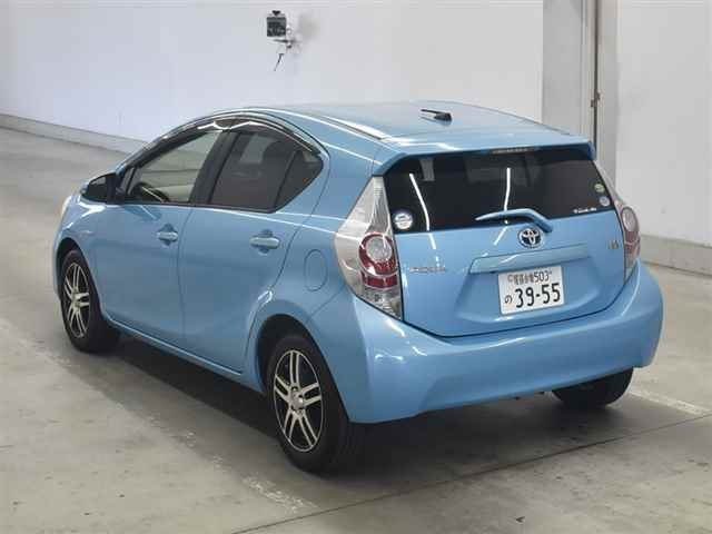 TOYOTA AQUA 2013