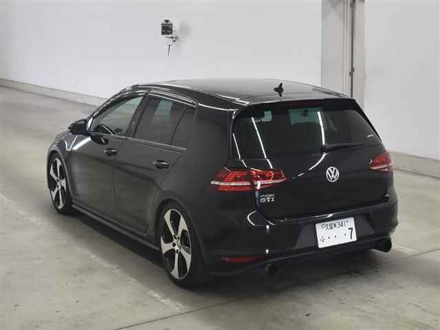 VOLKSWAGEN GOLF 2015