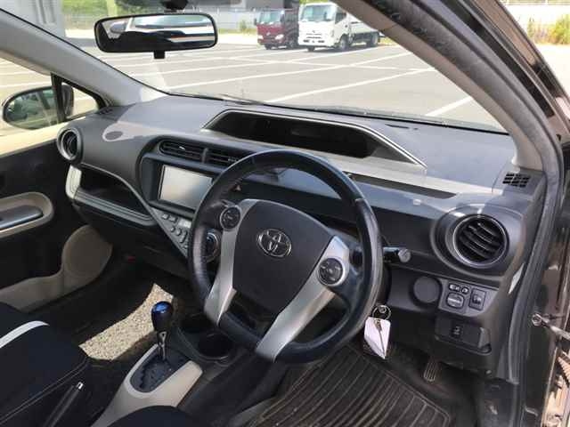 TOYOTA AQUA 2012