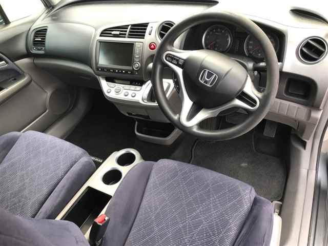 HONDA STREAM 2010