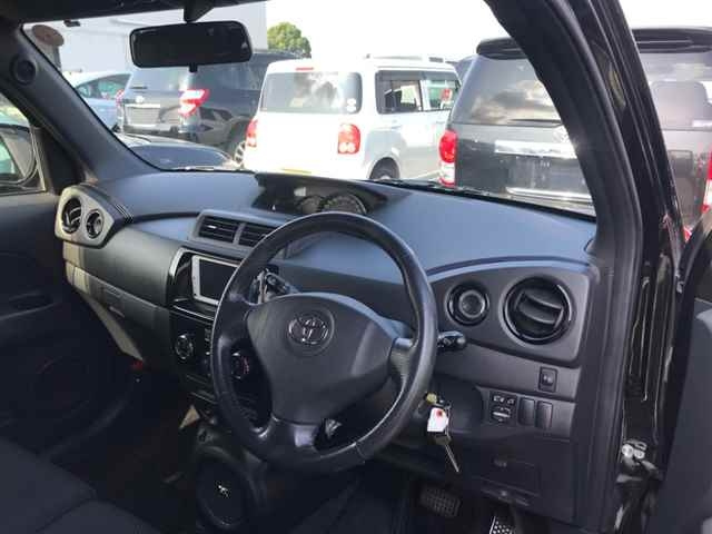 TOYOTA BB 2013