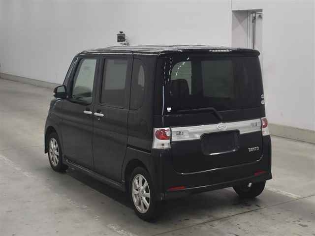DAIHATSU TANTO 2008
