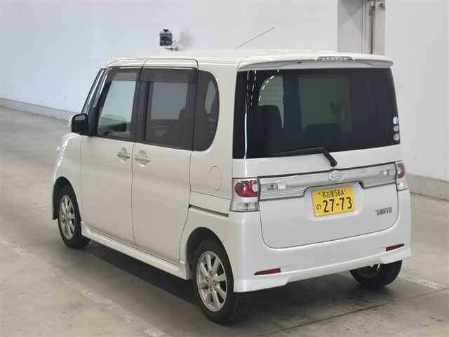 DAIHATSU TANTO 2008
