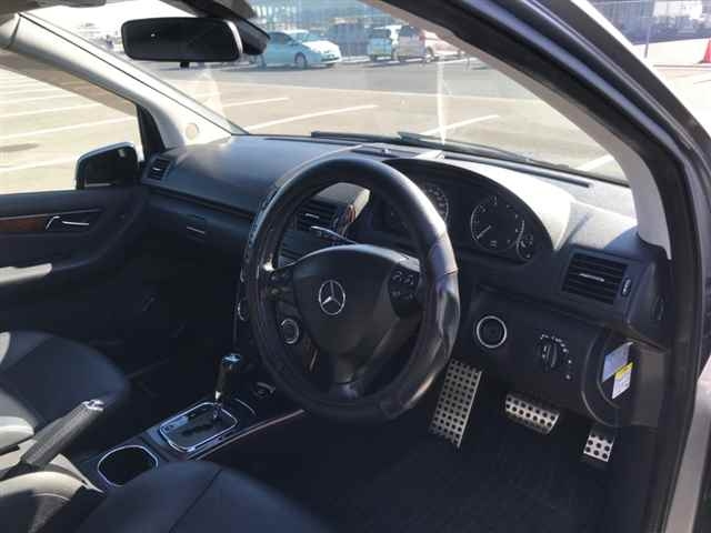 MERCEDES BENZ A CLASS 2009