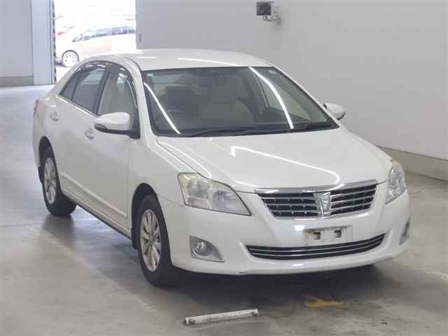 TOYOTA PREMIO 2014