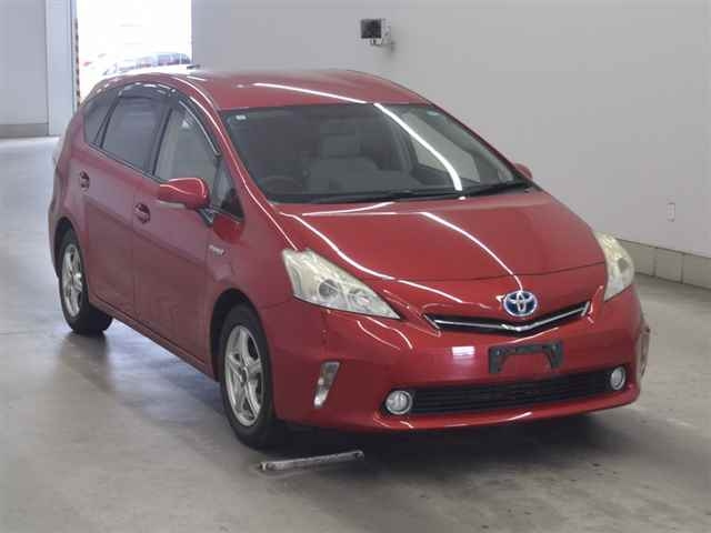 TOYOTA PRIUS ALPHA 2013