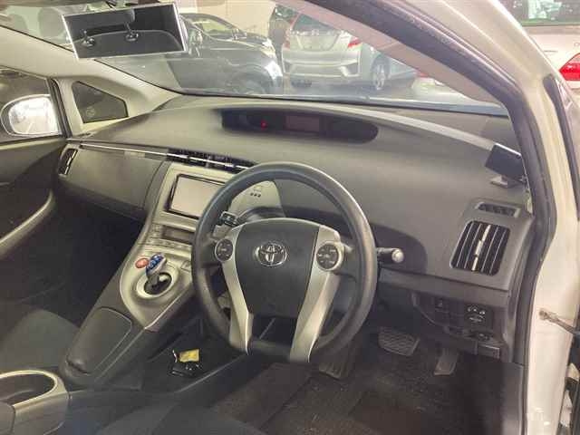 TOYOTA PRIUS 2014