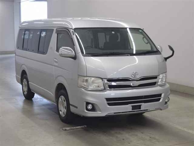 TOYOTA HIACE 2013