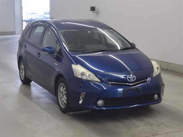 TOYOTA PRIUS ALPHA 2012