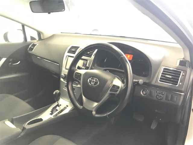 TOYOTA AVENSIS WAGON 2012