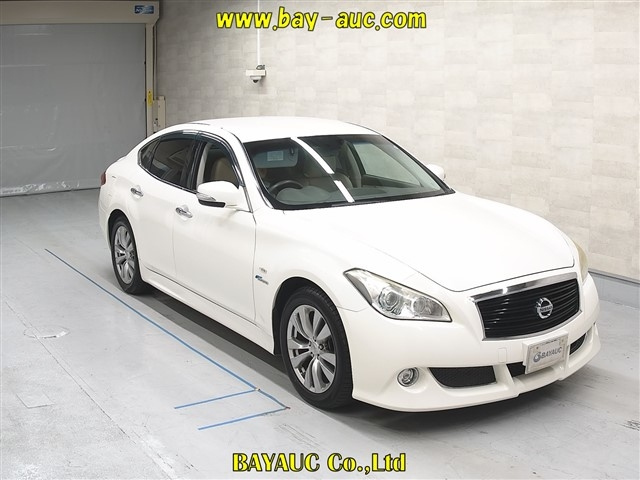 NISSAN FUGA 2013