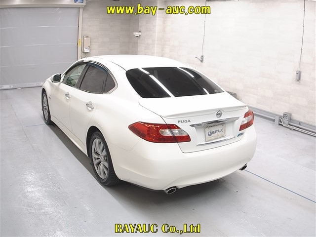 NISSAN FUGA 2013