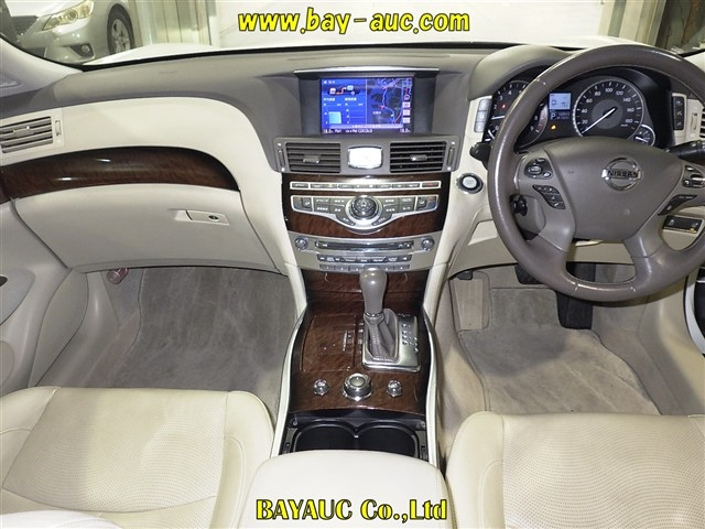 NISSAN FUGA 2013